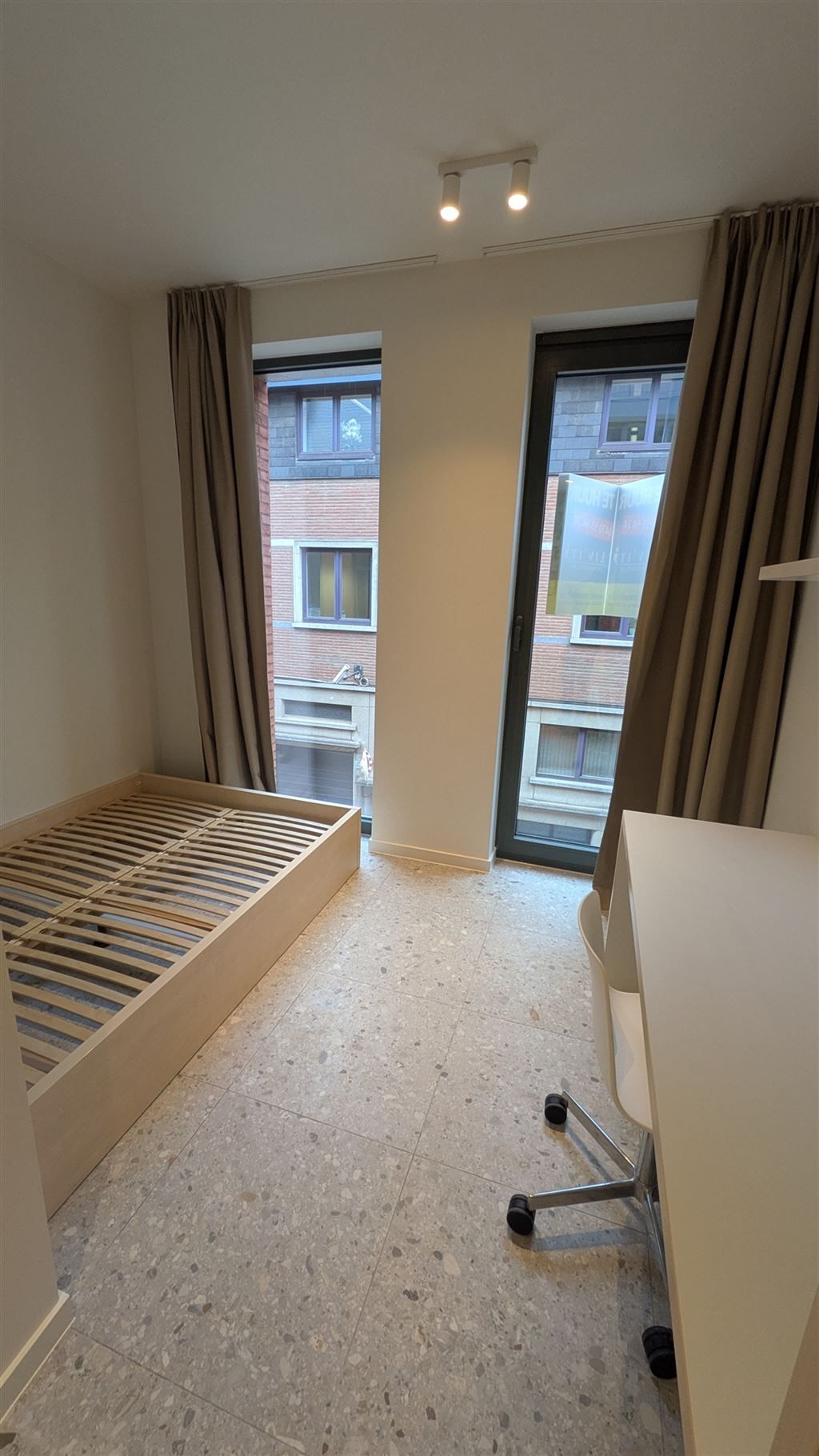 Prachtige hoogwaardige nieuwbouw studentenkamer in hartje Leuven. foto {{pictureIndex}}