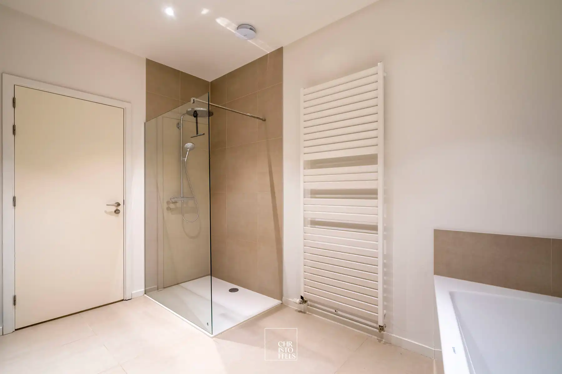 Multifunctioneel bedrijfsgebouw op 4.091 m² met bedrijfshal van ca. 1.846 m², kantoren van ca. 187 m² en conciërgewoning van ca. 244 m² foto 19
