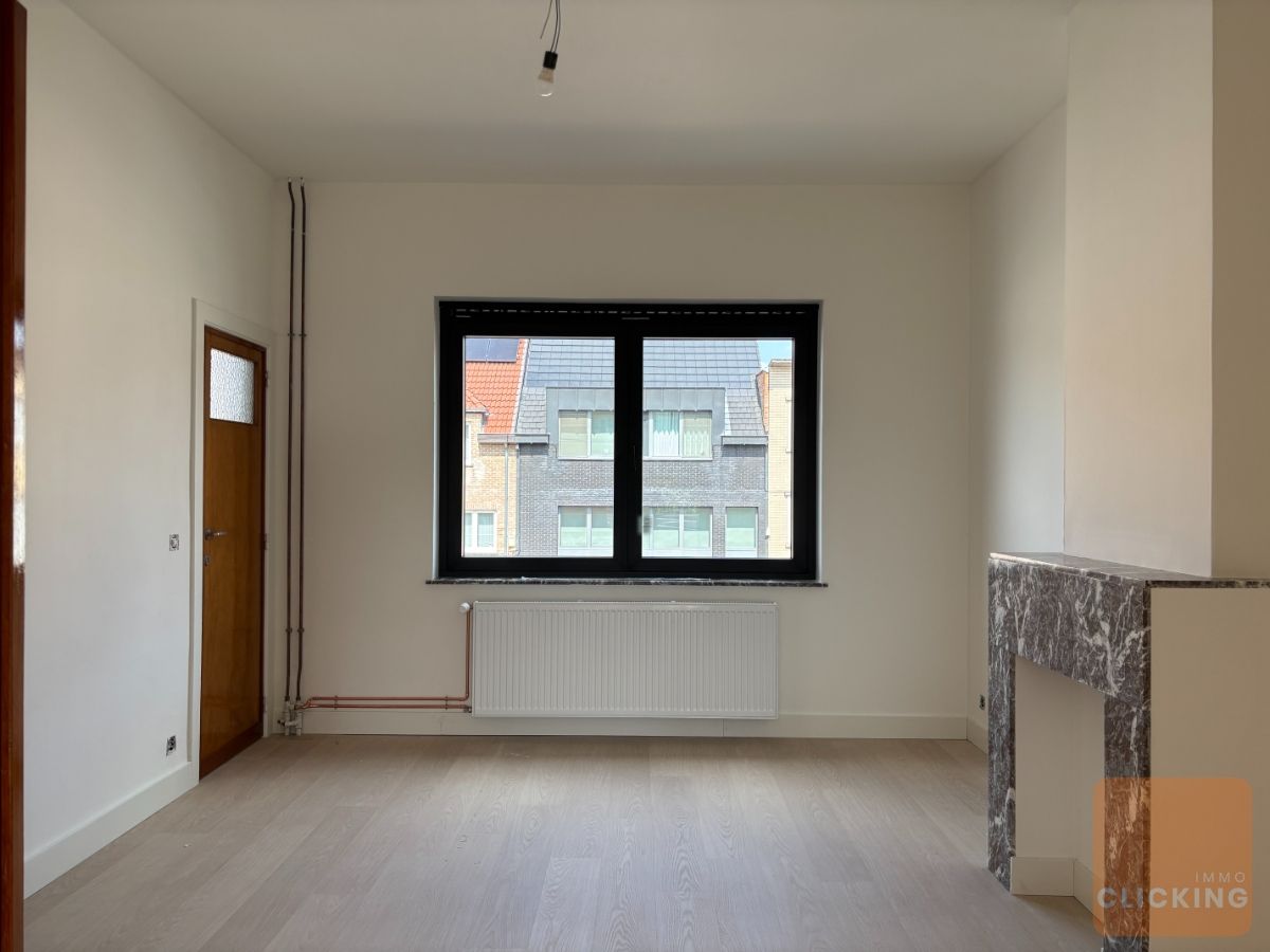 Totaal gerenoveerde woning 3 slaapkamers, parking en zonnige tuin foto 5