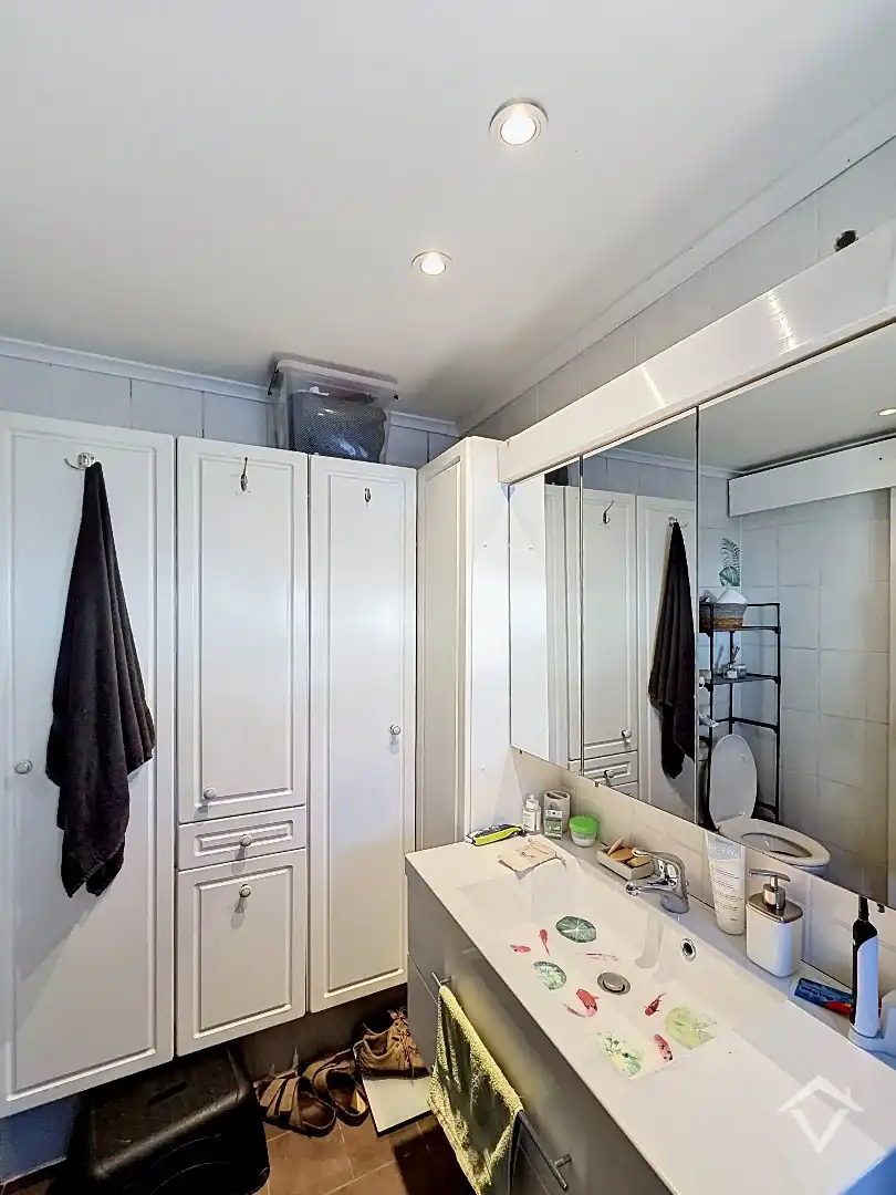 Woning met 3 slaapkamers en 2 garages te Eernegem foto 11