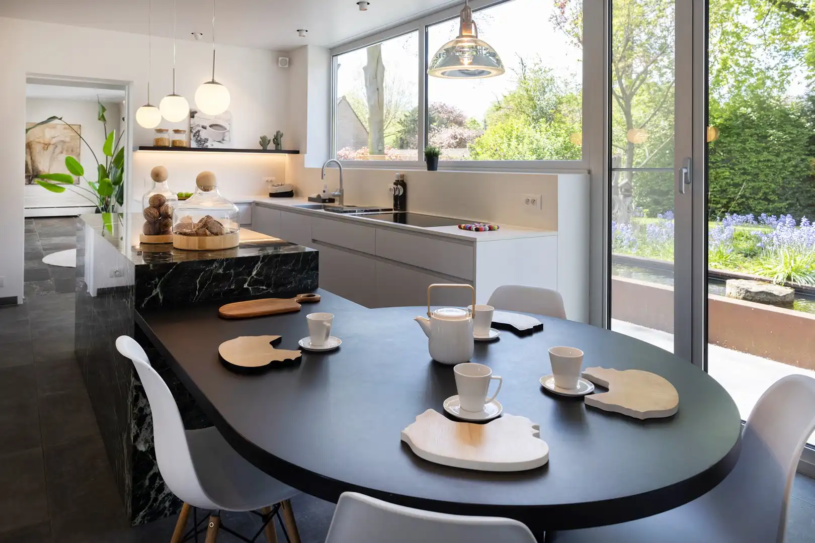 Ruime, alleenstaande woning met mogelijke praktijkruimte. foto 6