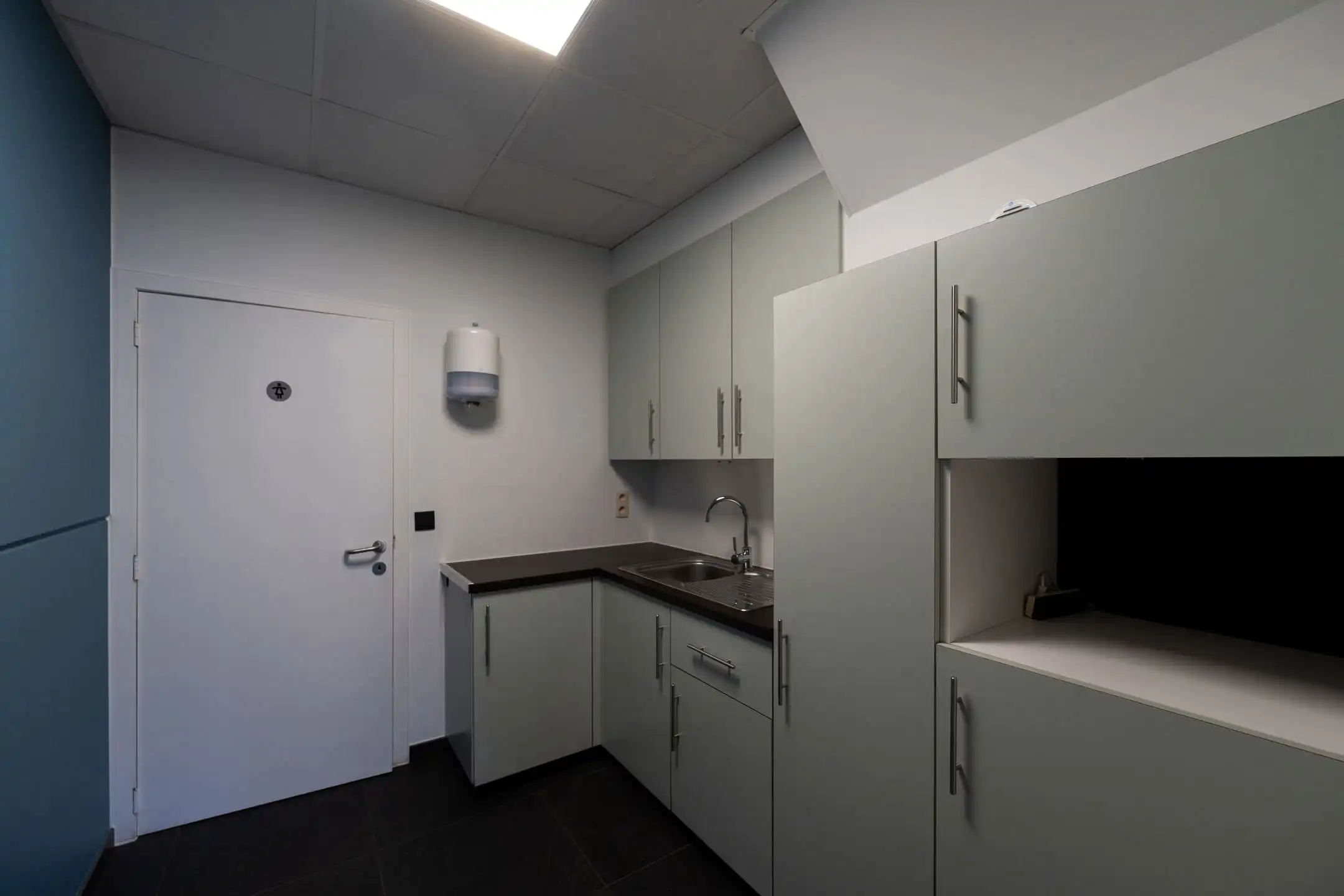 Te huur: bedrijfsunit met 360 m² magazijn en 144 m² kantoor foto 18