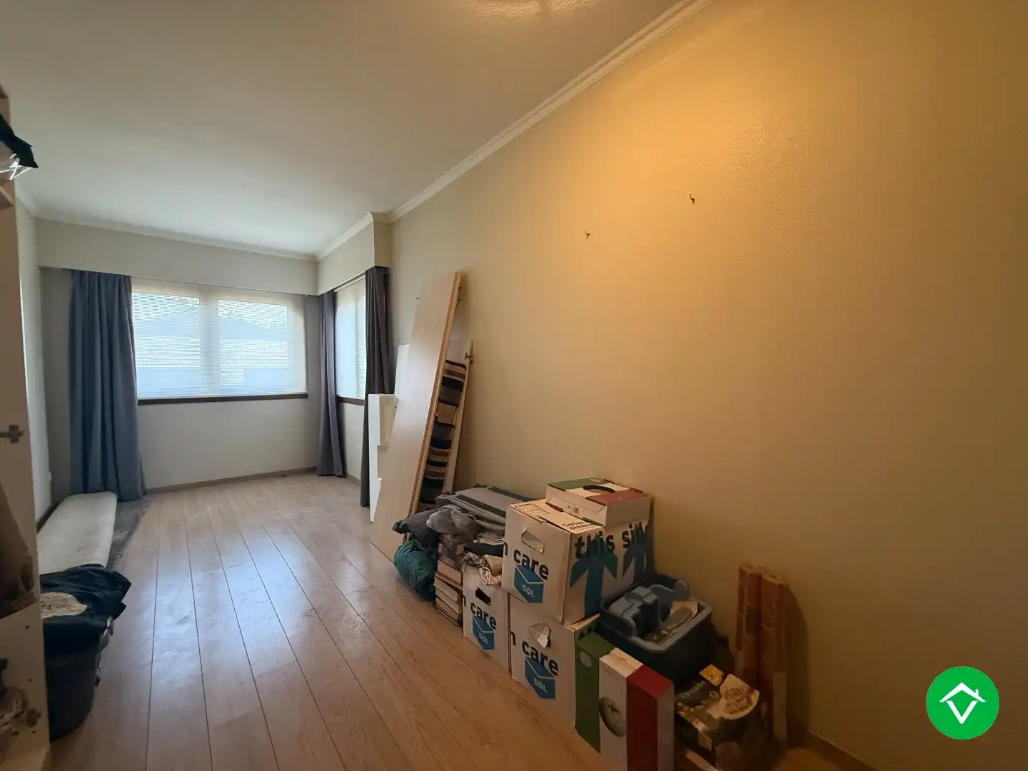 Rustig gelegen gelijkvloerse halfopen woning met 2 slpk's + dubbele garage foto 14