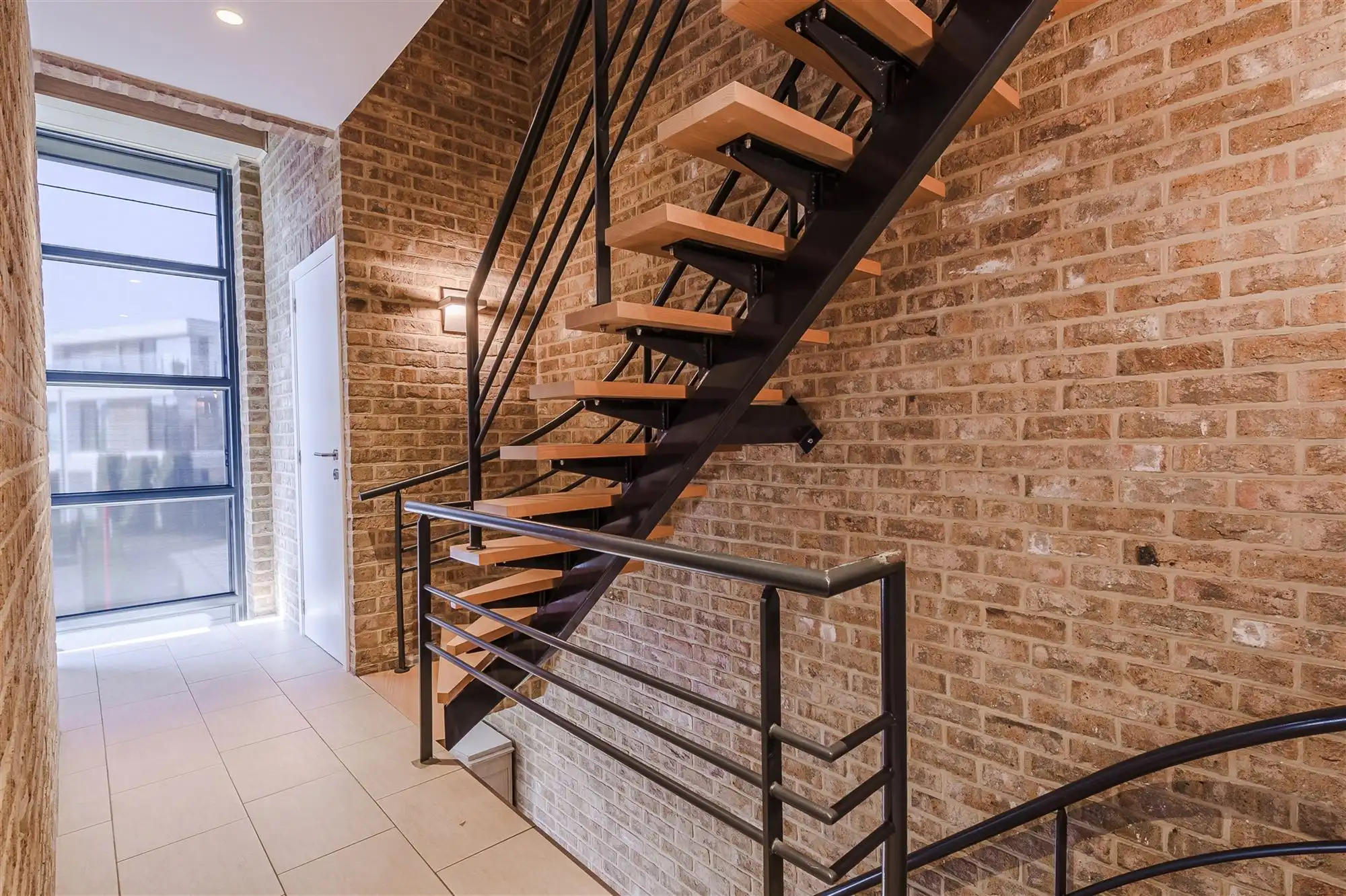 Stijlvolle bel-etagewoning met zonnige tuin foto 25
