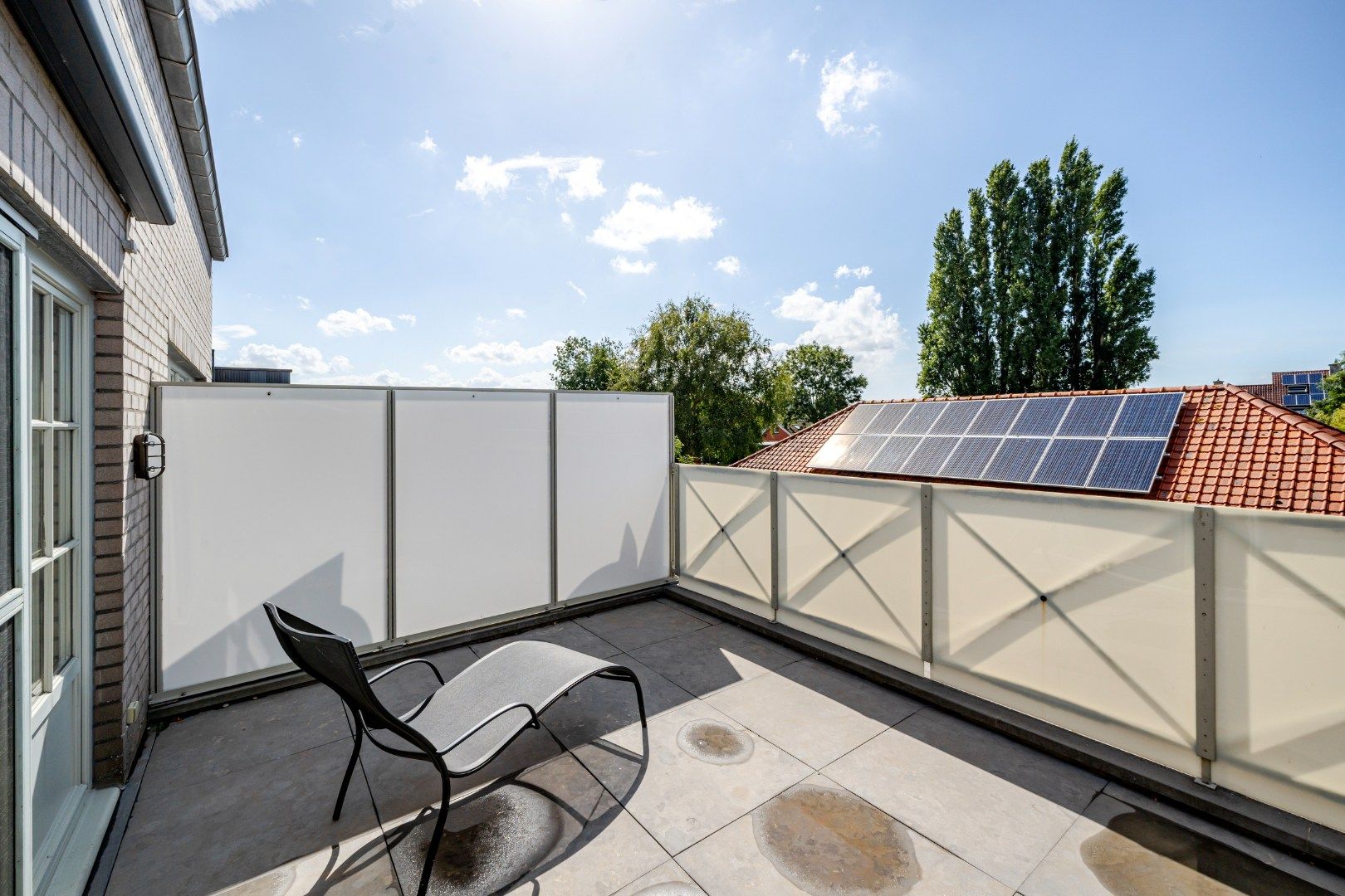 Ruime woonst met zongericht terras en garagebox foto 5