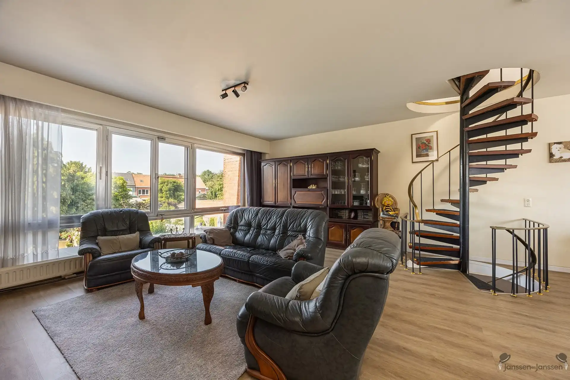 Woning met 3 slaapkamers, garage en gezellige tuin foto 6