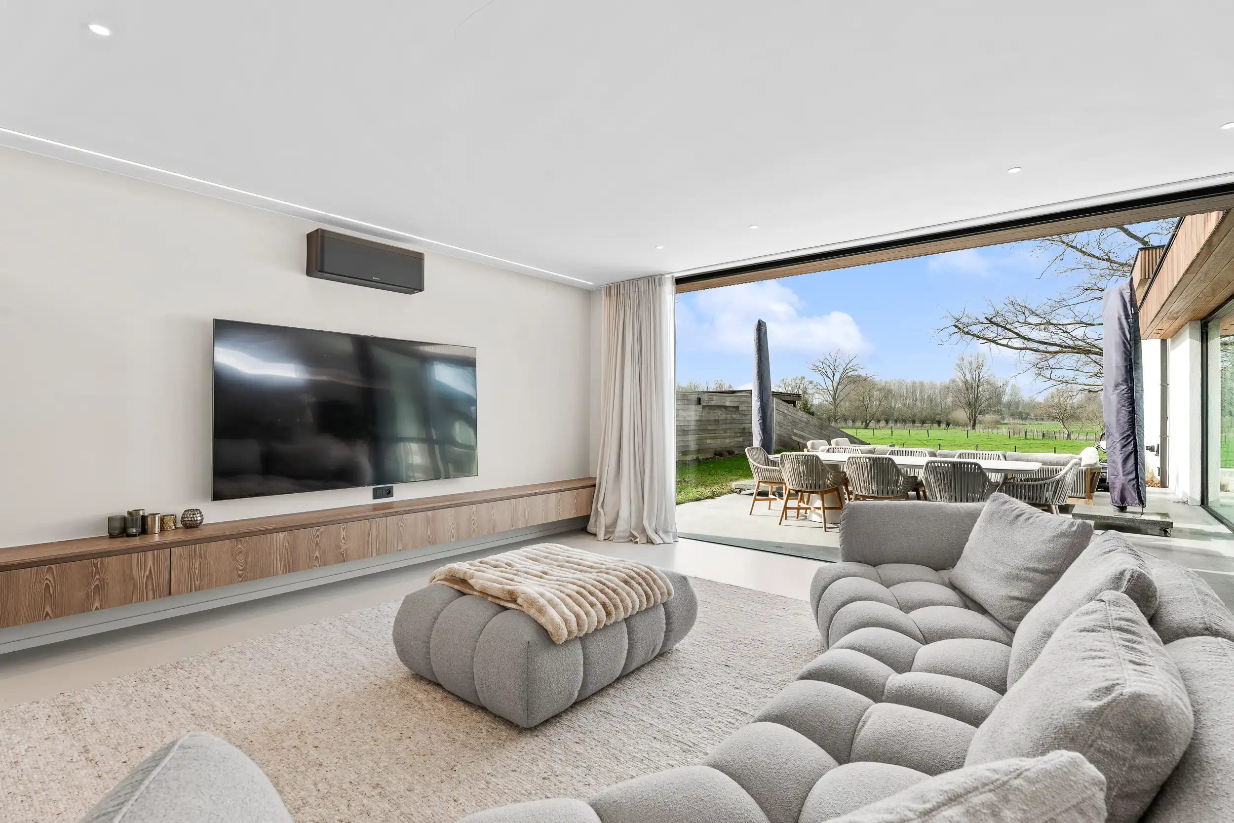 Stijlvolle villa met zwembad en praktijkruimte in Merelbeke foto 4