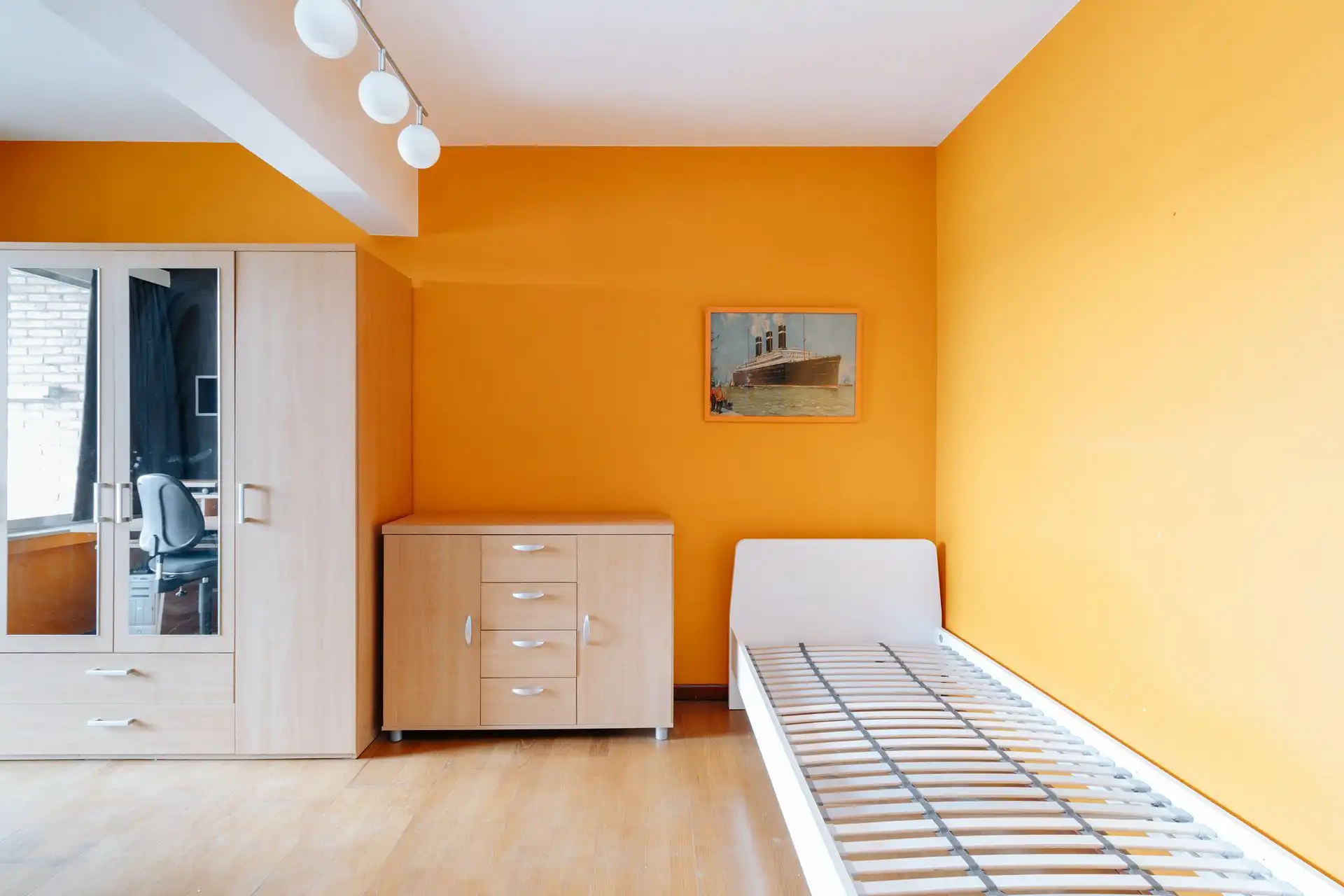 Ruim appartement op de 5de verdieping met autostaanplaats foto 6
