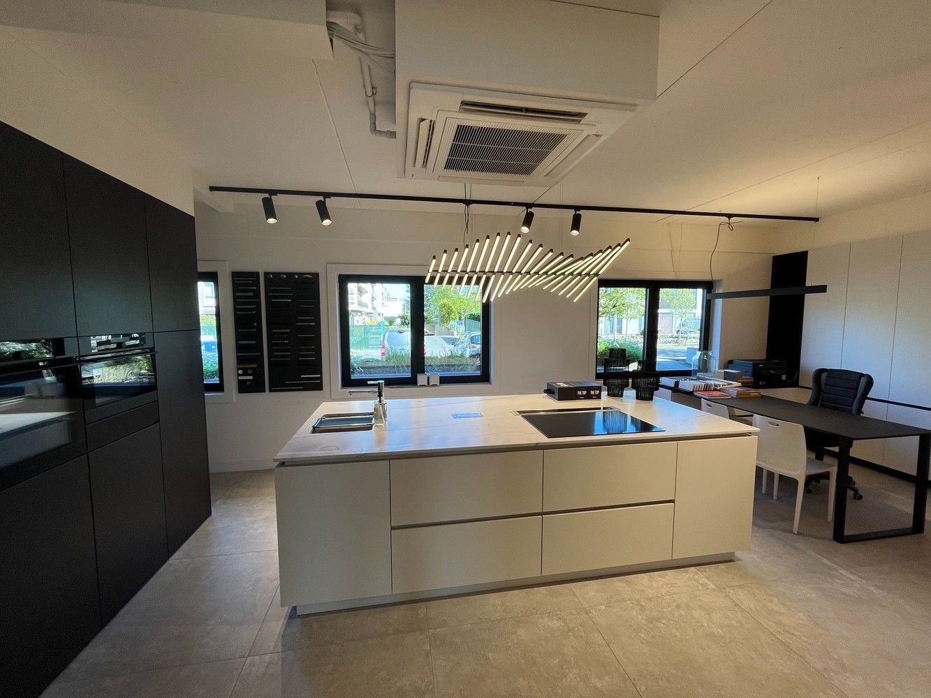 showroom 164m² foto 11