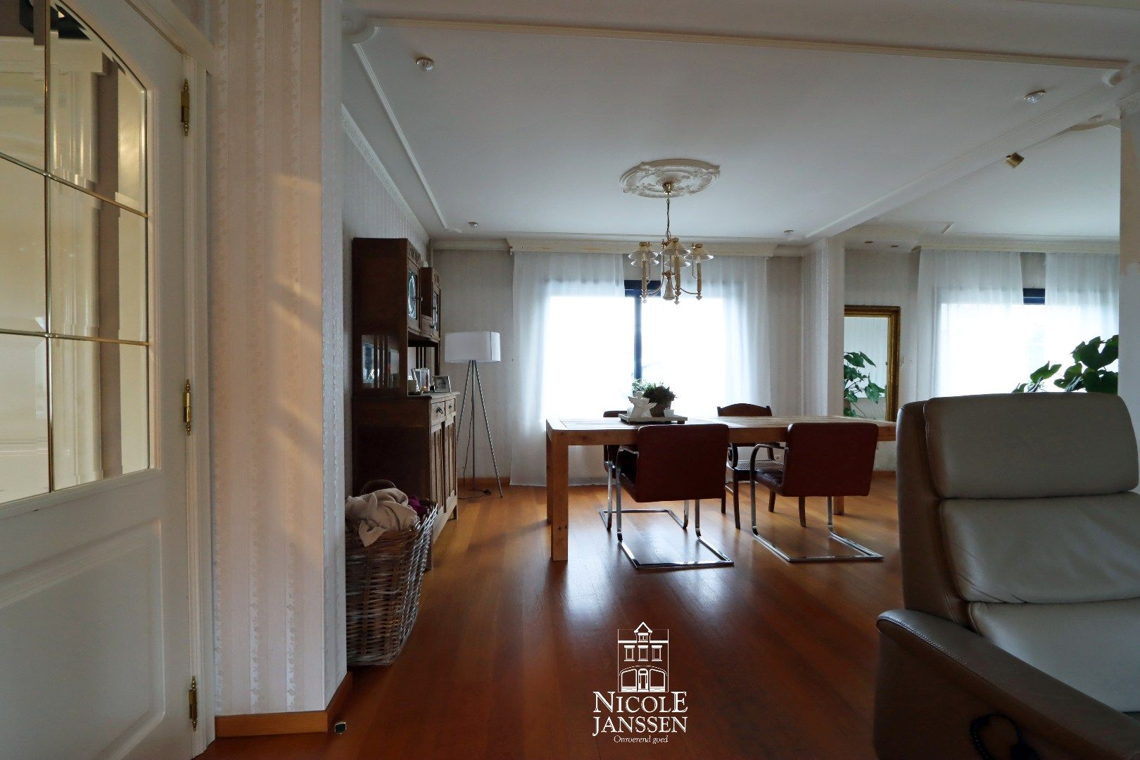 Ruime gezinswoning met loods  foto 5