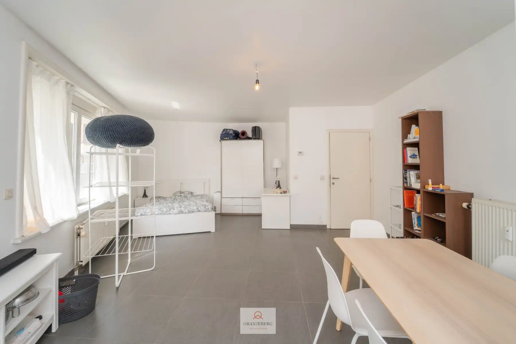 Studio + autostaanplaats te huur vlakbij Gent-Sint-Pietersstation foto 6