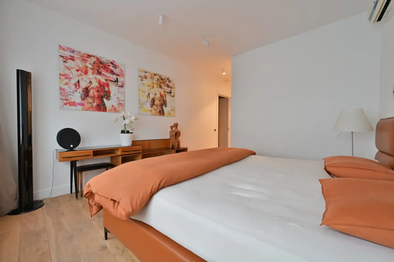 Luxe en comfortabel wonen (256 m2) op toplocatie in centrum Maaseik (EPC: A-label) foto 14