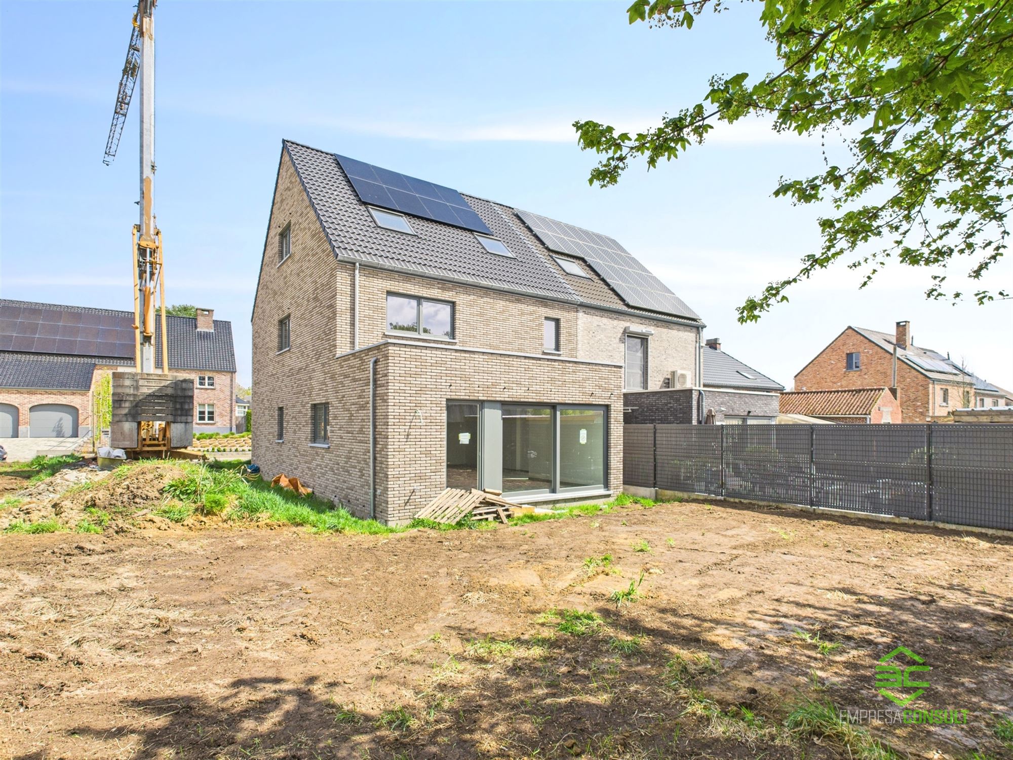 Ruime nieuwbouwwoning met 4/5 slpk en 2/3 badk! foto 3