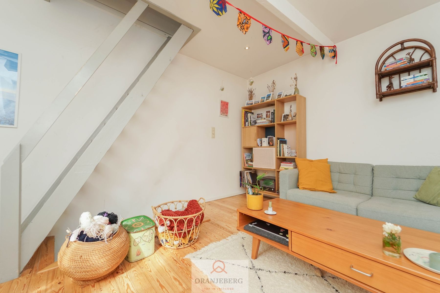 Charmante gerenoveerde woning met terras op topligging! foto 13