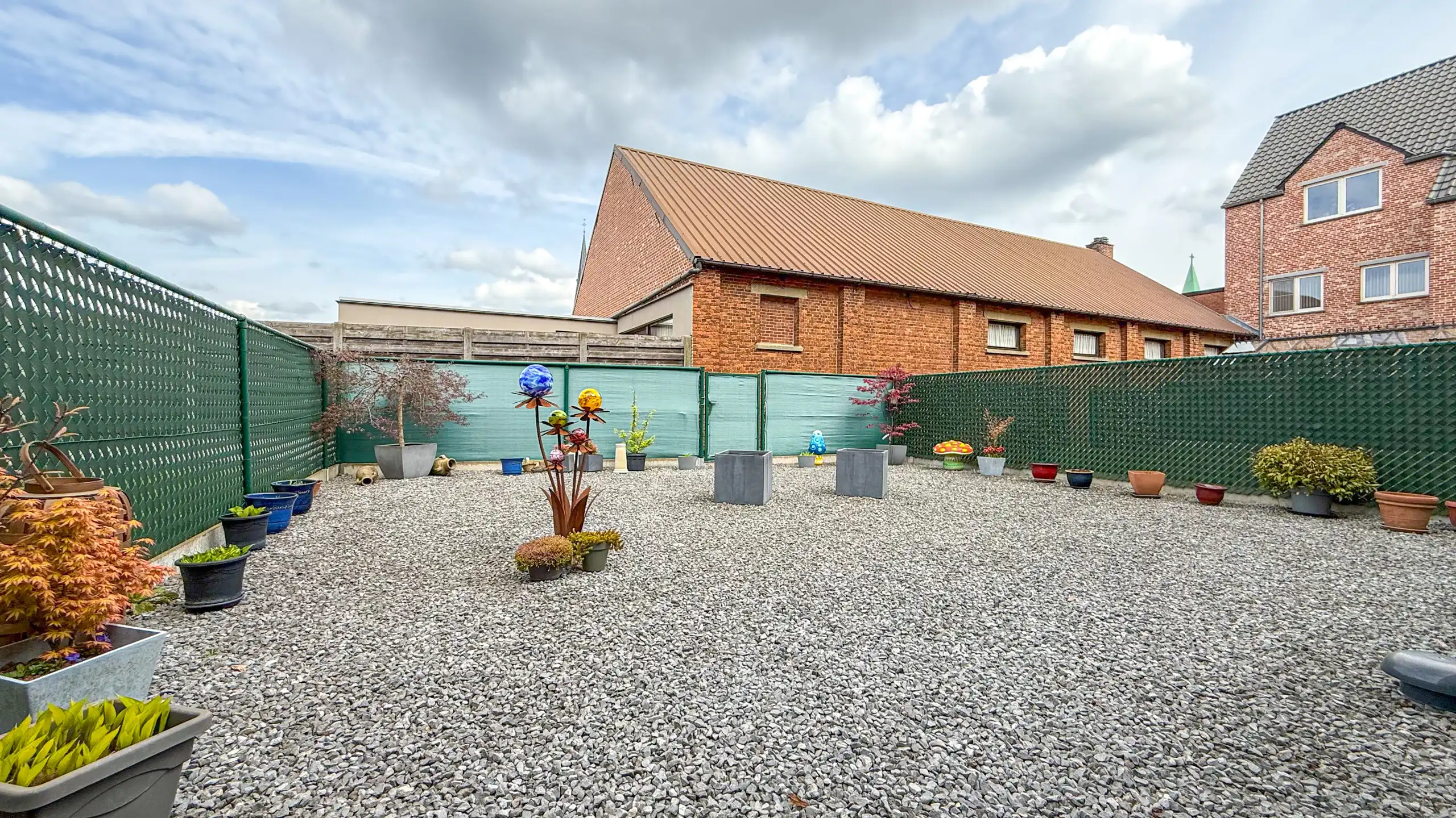 Ruim gelijkvloers appartement met tuin en parking foto 39