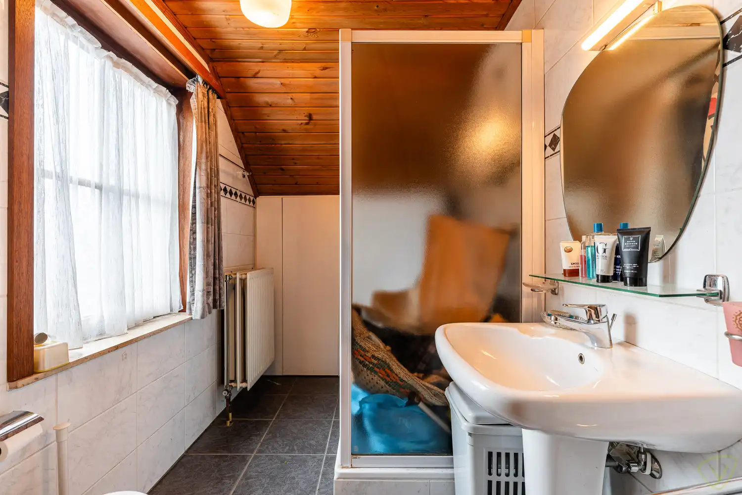 Op te frissen woning langsheen de Kriekmoerstraat te Eeklo! foto 12