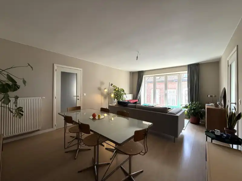 Lichtrijk 2-slaapkamerappartement tussen Dampoort en St-Jacobs foto 4