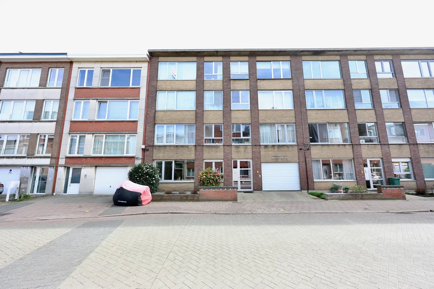 Instapklaar appartement met 2 ruime slks, tuin en parking! foto 45