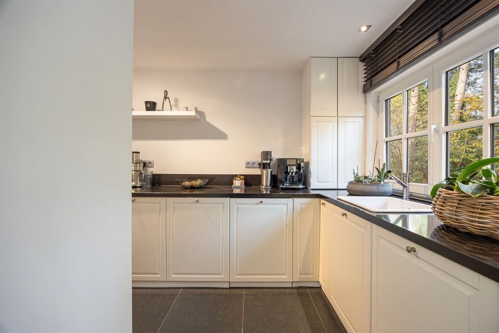 Instapklare parel op een groot perceel in hartje Koningshof foto 8