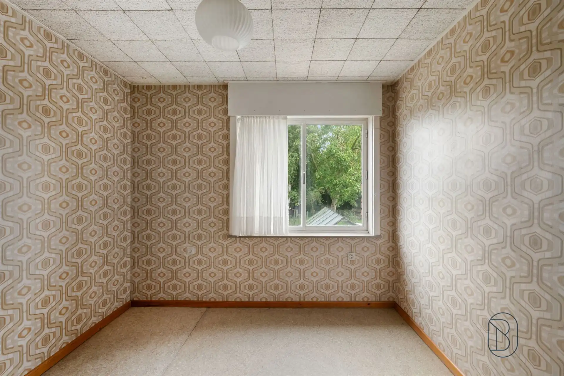 Te renoveren woning met 9 slpk, garage en tuin in Deerlijk foto 16