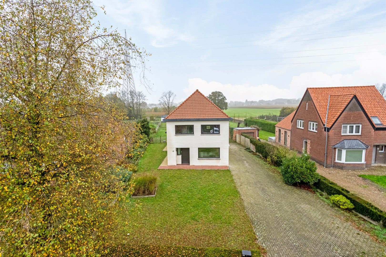 Instapklare woning met 3 slaapkamers, rustig gelegen op 1.910 m² ! foto 24