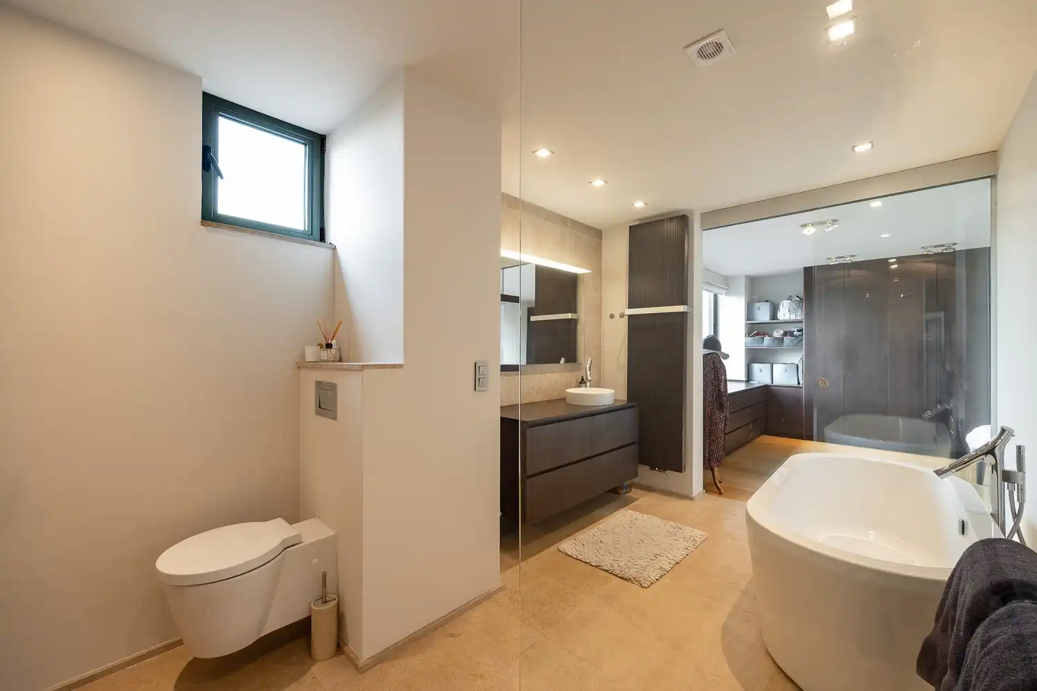 Fantastische energiezuinige penthouse (EPC B!) aan de Nationale Bank met 2 slaapkamers en 2 badkamers, zalig terras 20m², ruime kelder en 2 optionele garages foto 31