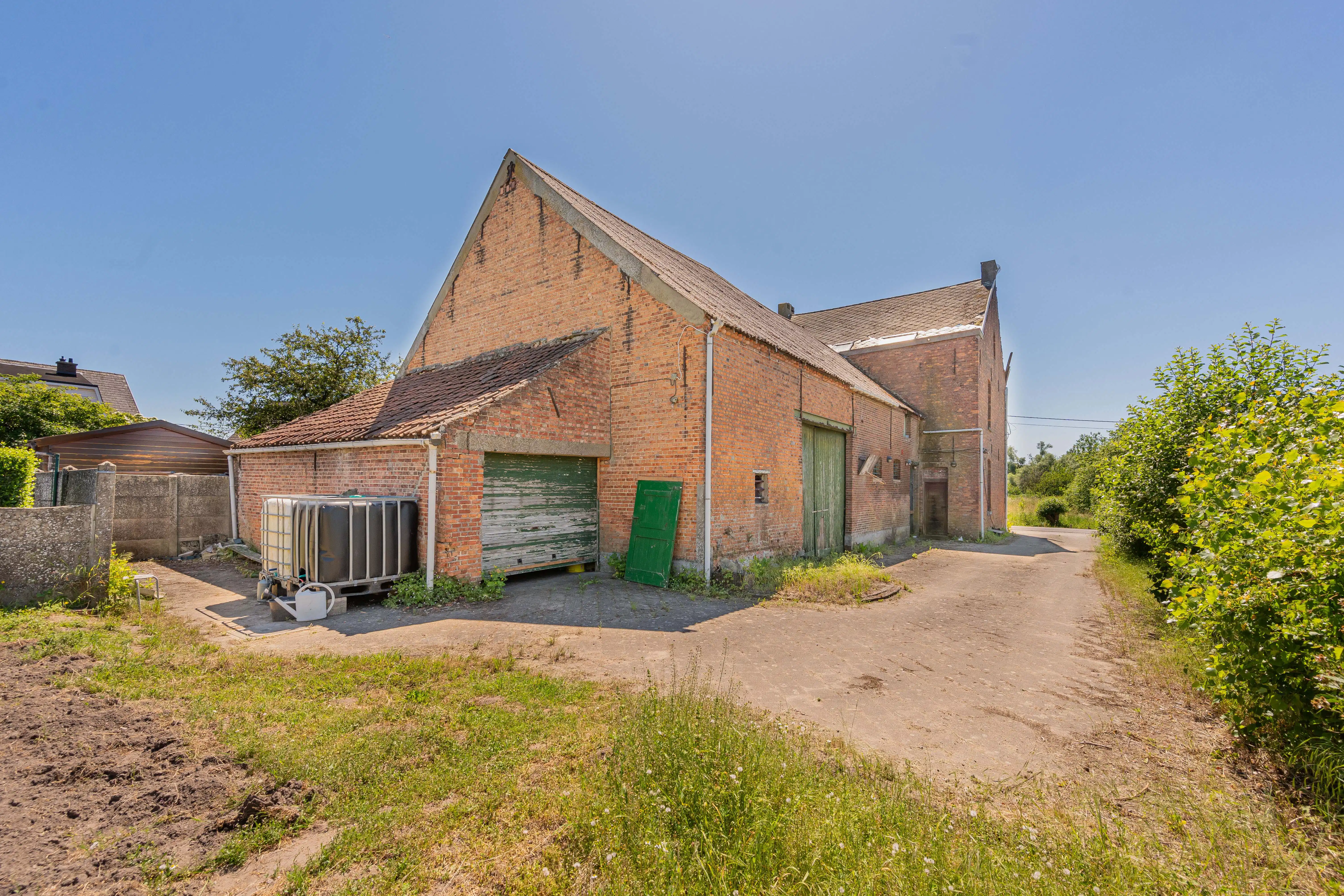 Te renoveren halfopen bebouwing op A-locatie foto 4