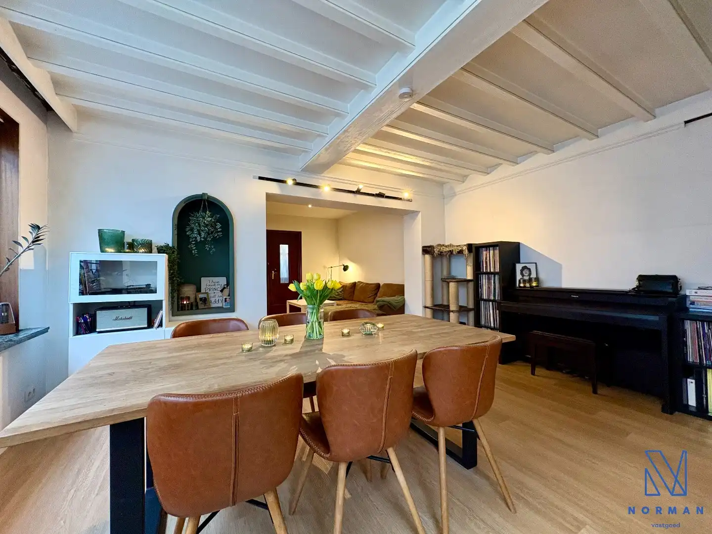 Statige woning te koop in het centrum van Kuurne met 4 slaapkamers en 200m² bewoonbare oppervlakte en volledig vernieuwde elektriciteit!  foto 4