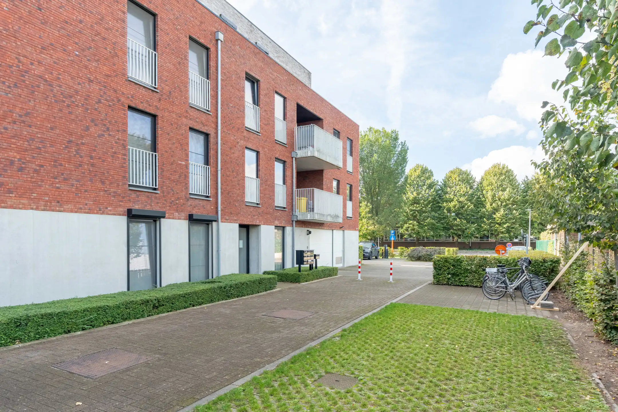 Energiezuinig penthouse met 2 slpks, terras en staanplaats. foto 3