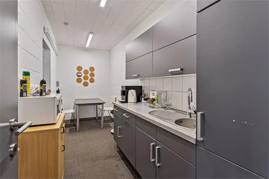 Bedrijfshal te koop in Geel via overdracht van aandelen foto 12