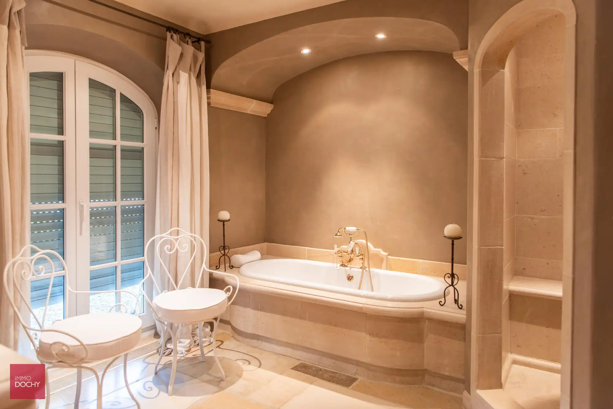 Verzorgde ruime villa op gunstige ligging foto 10