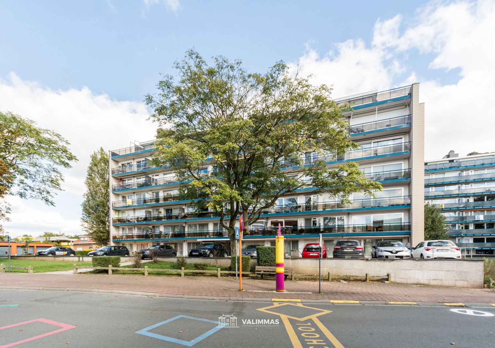 Verzorgd en instapklaar appartement met 2 terrassen & kelder foto 2