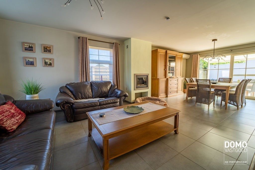 Ruime villa met paardenaccommodatie en wedstrijdstal gelegen te Herk-de-Stad - EPC-label: B - Bewoonbare vloeroppervlakte: 296m² foto 8