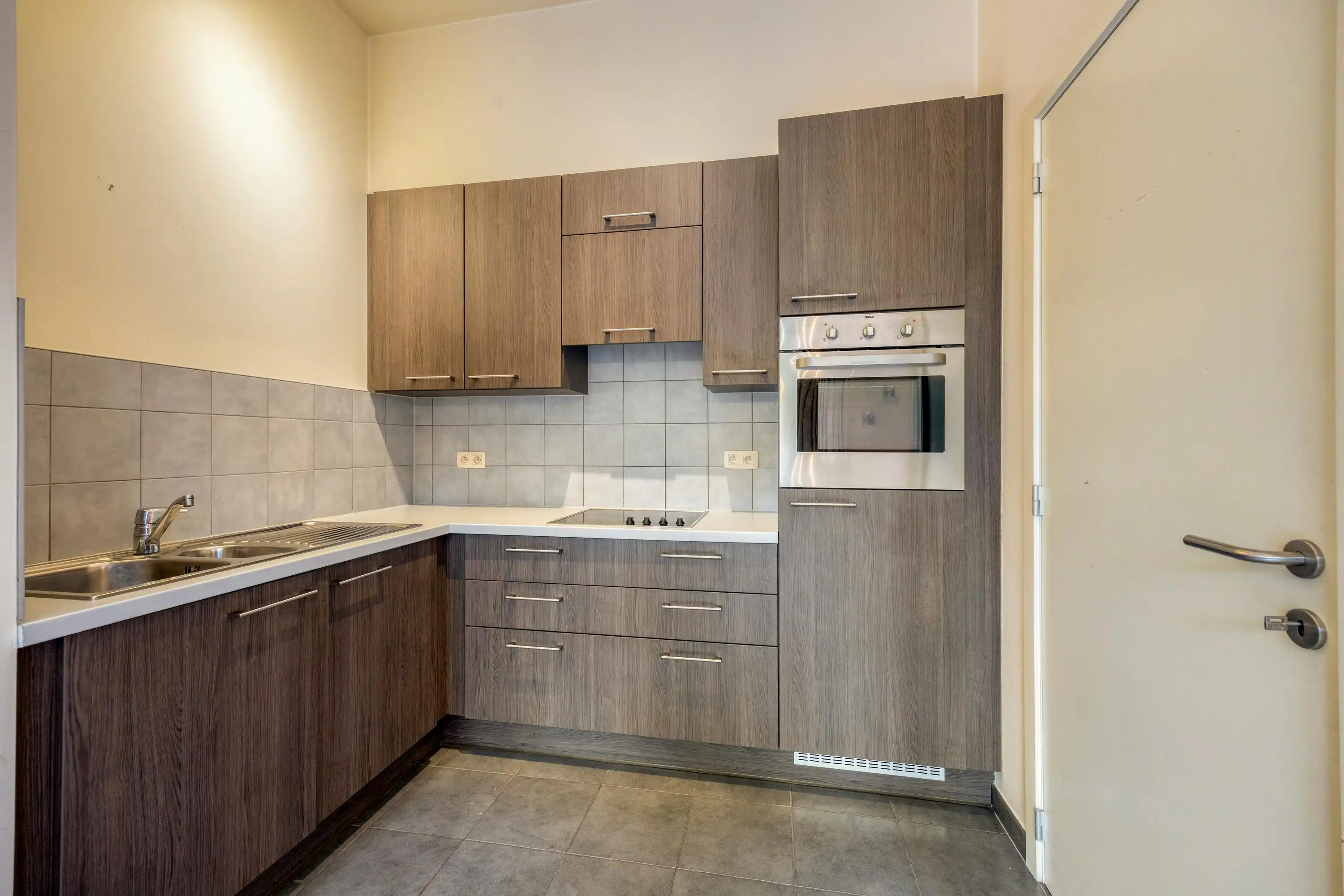 Instapklaar 1-slaapkamerappartement met ruim terras centrum Hasselt foto 7