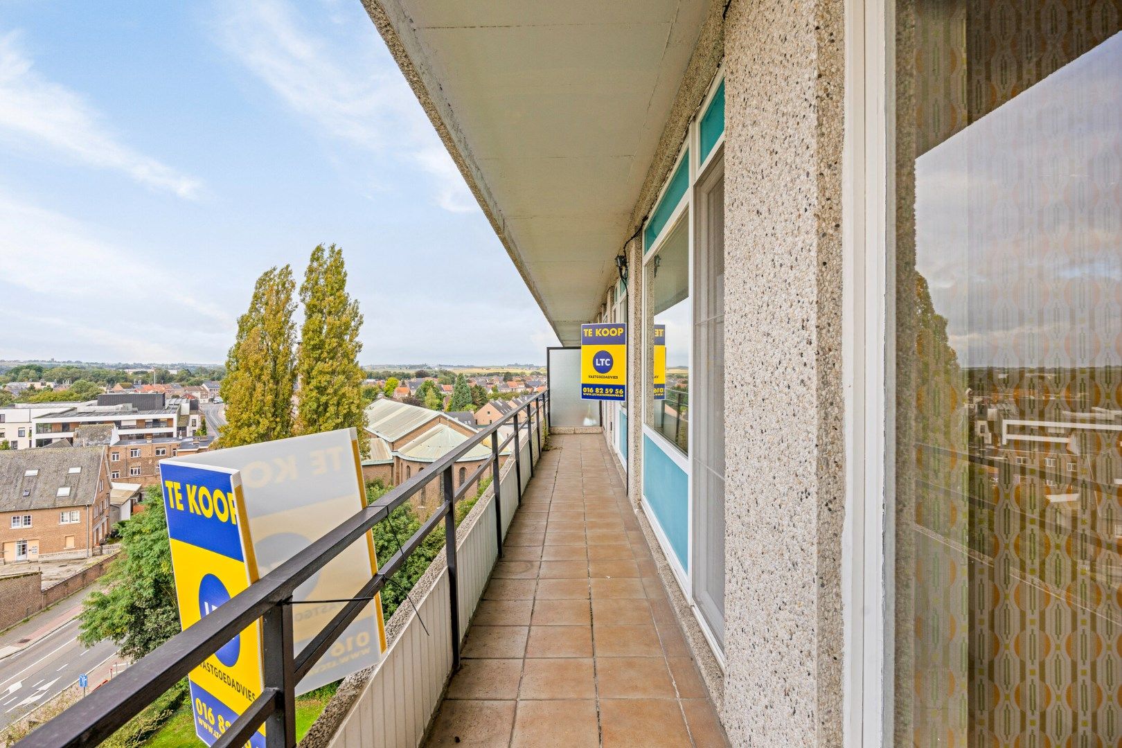 App. met 4 slaapkamers en bureau en 2 garages foto 30