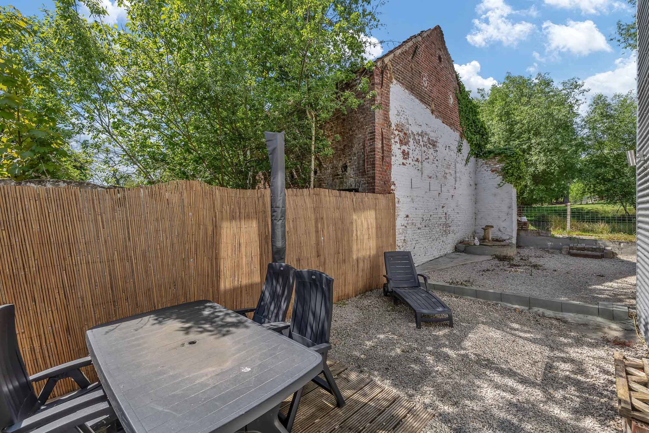 Ruime woning met prachtige tuin en diverse mogelijkheden foto 26