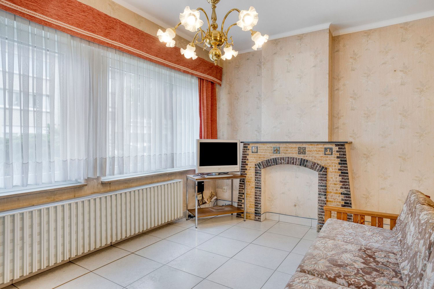 Te renoveren gelijkvloers appartement met 2 slaapkamers en tuin! foto 8