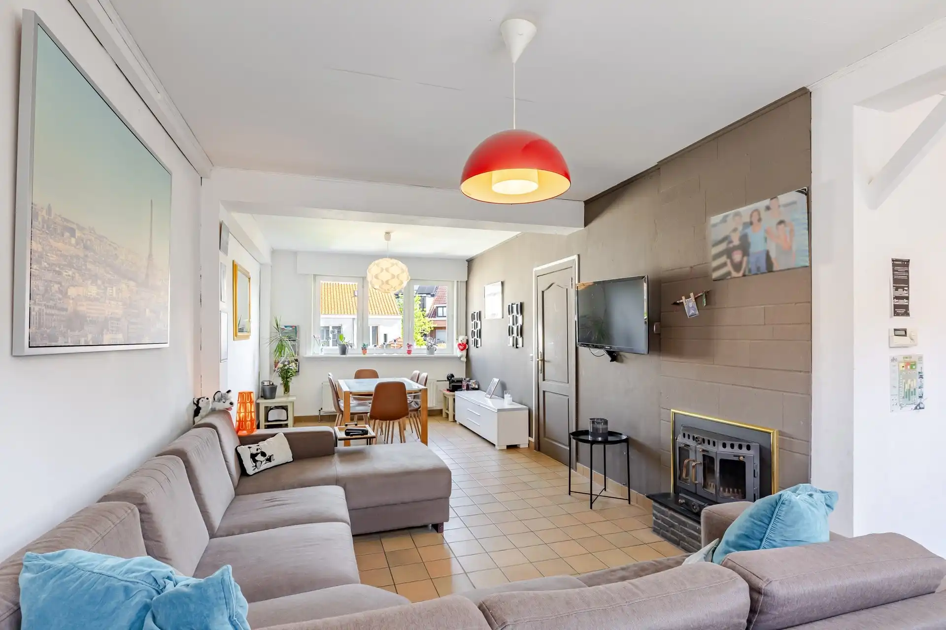 Ruime gezinswoning (225 m²) met 6 slaapkamers, garage en zonnige tuin in Oostende  foto 2