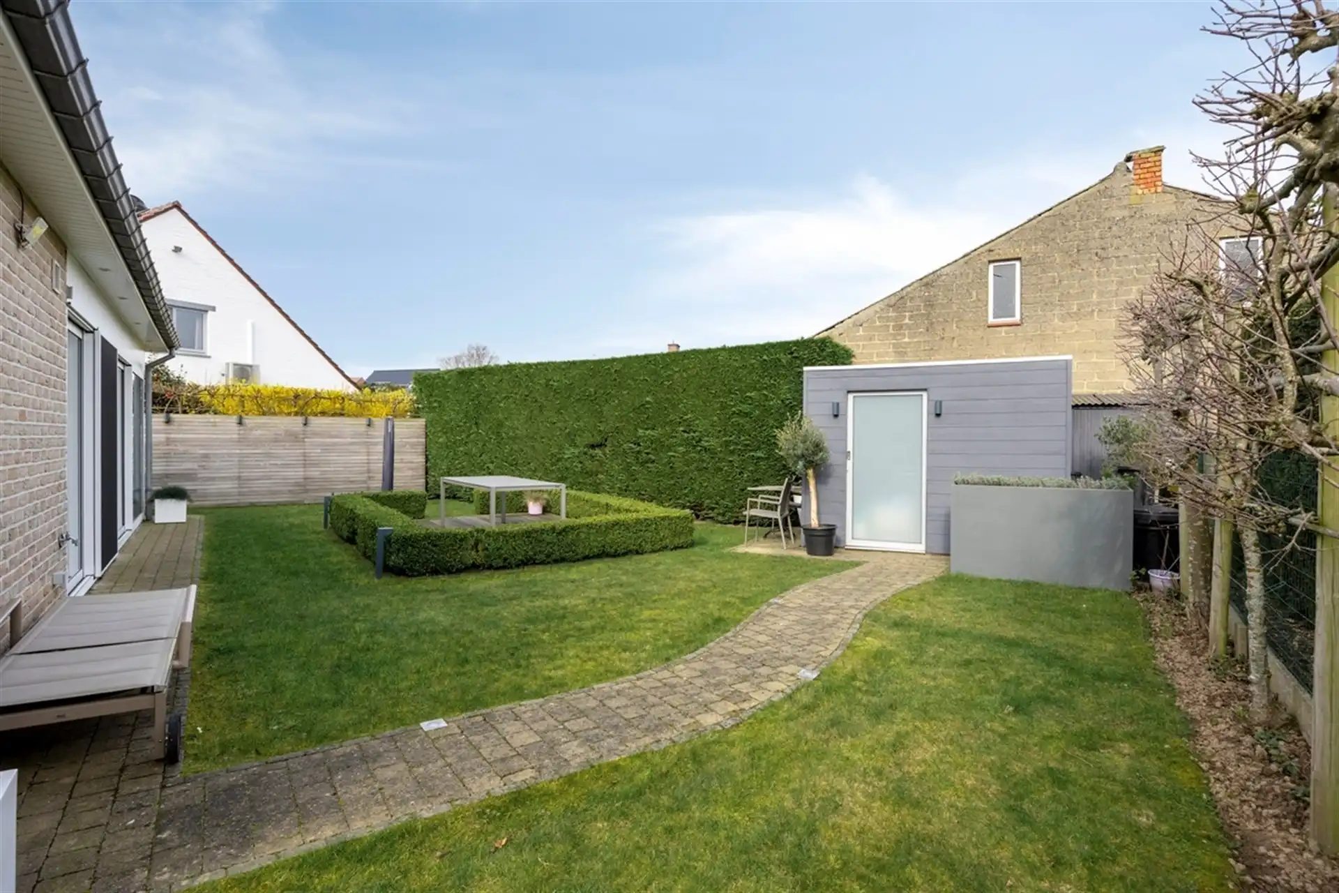 Rustig gelegen open bebouwing met moderne afwerking foto 12