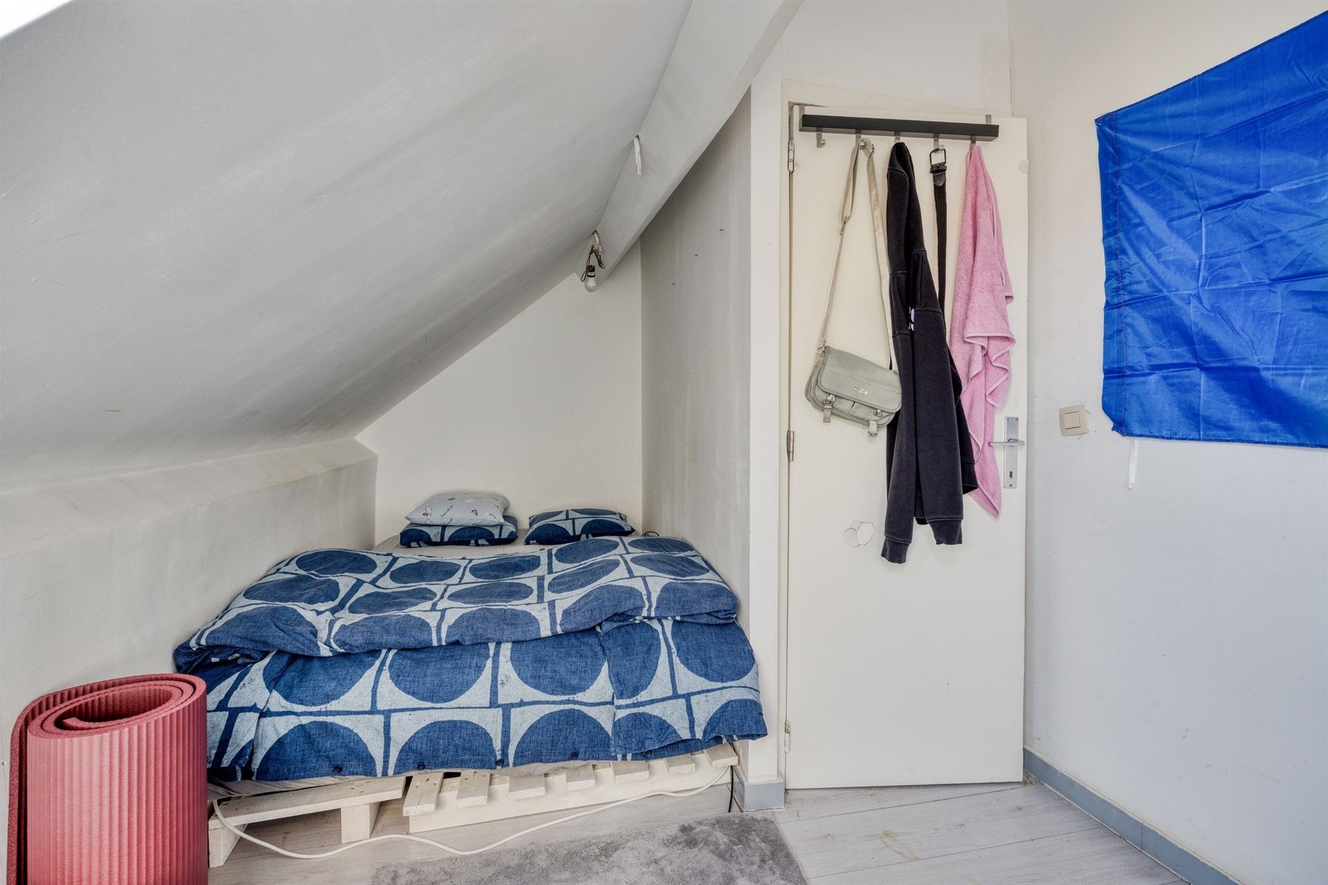 Instapklare rijwoning gelegen in SINT-STEVENS-WOLUWE! foto 10