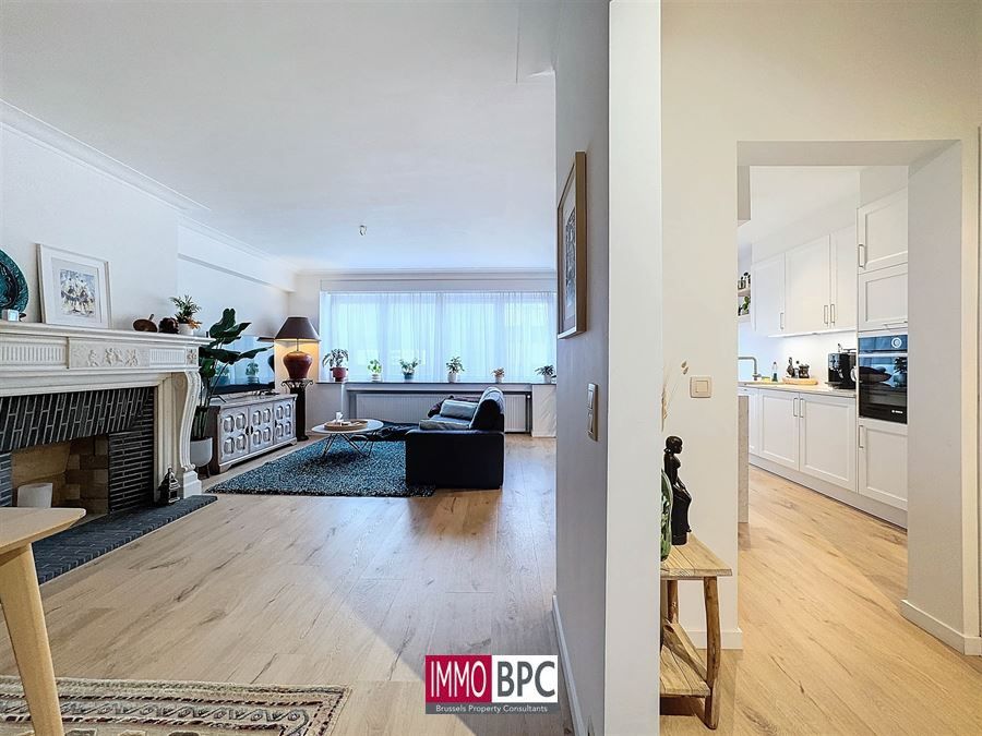Volledig gereonveerd Appartement met 2 slk. foto 6