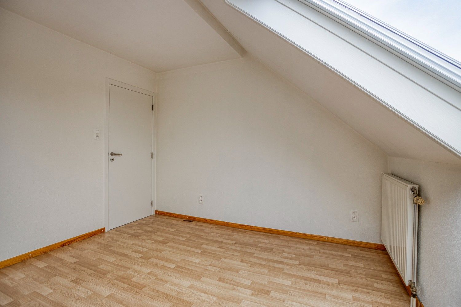 Ruime duplex met 3 slaapkamers  en garage te huur in het hart van Gellik, Lanaken foto 18