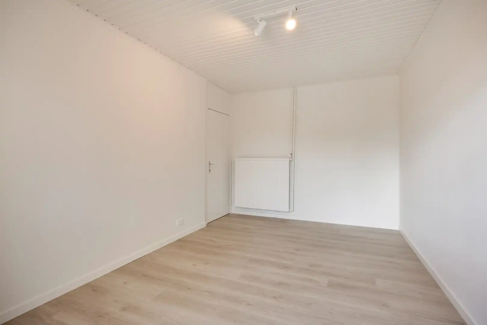 Instapklare gezinswoning met praktijkruimte foto 29