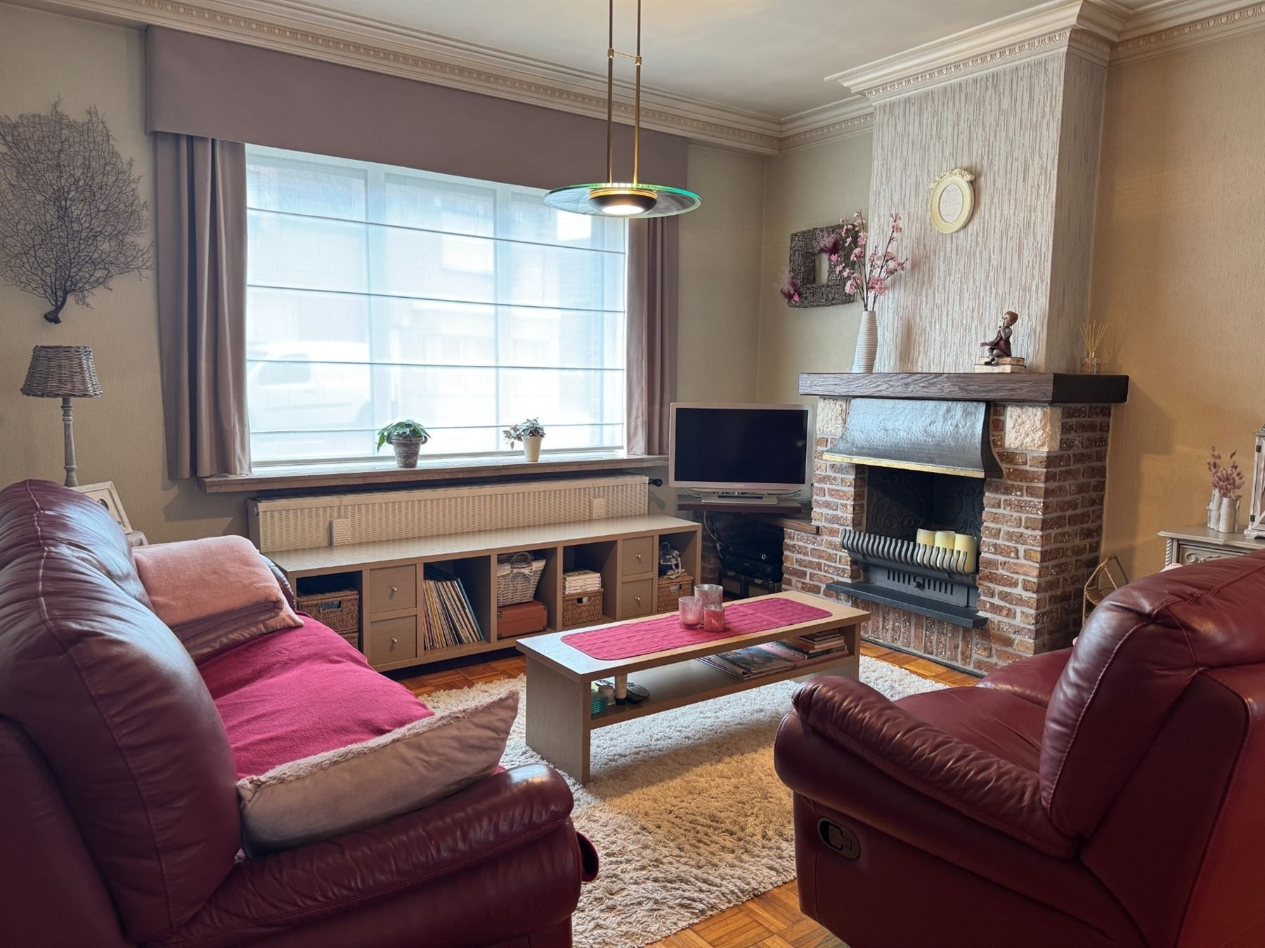 Goed onderhouden woning met loods op 495 m² foto 2