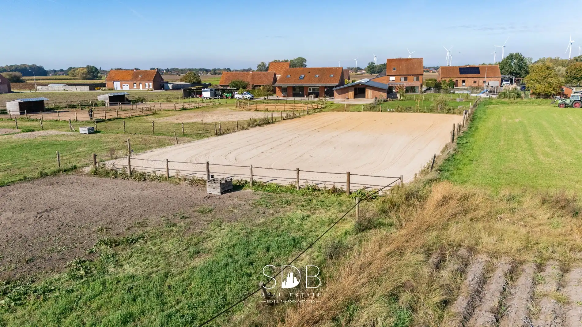 Hedendaagse woning met hippische accommodatie op 17.782m² foto 37