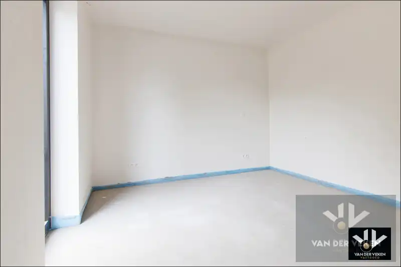 Ruim gelijkvloers nieuwbouwappartement met 4 slaapkamers en 2 badkamers, een terras en een mooie tuin op een goed bereikbare locatie! foto 16