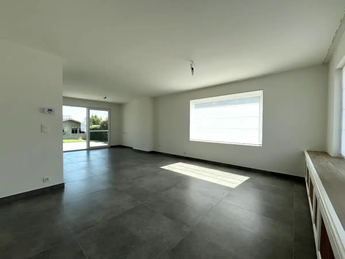 Moorslede - Instapklare gezinswoning met garage, tuin en gelijkvloerse slaapkamer foto 3