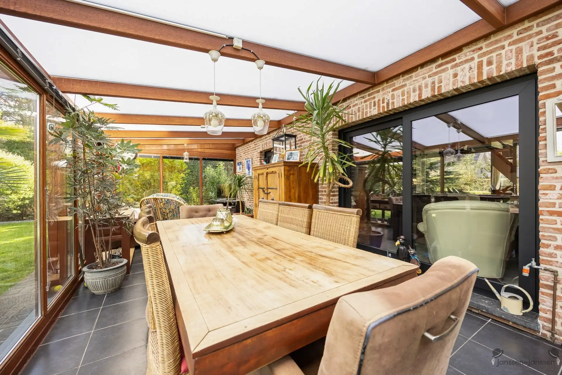 Instapklare woning met verzorgde tuin op een perceel van 810 m² foto 12