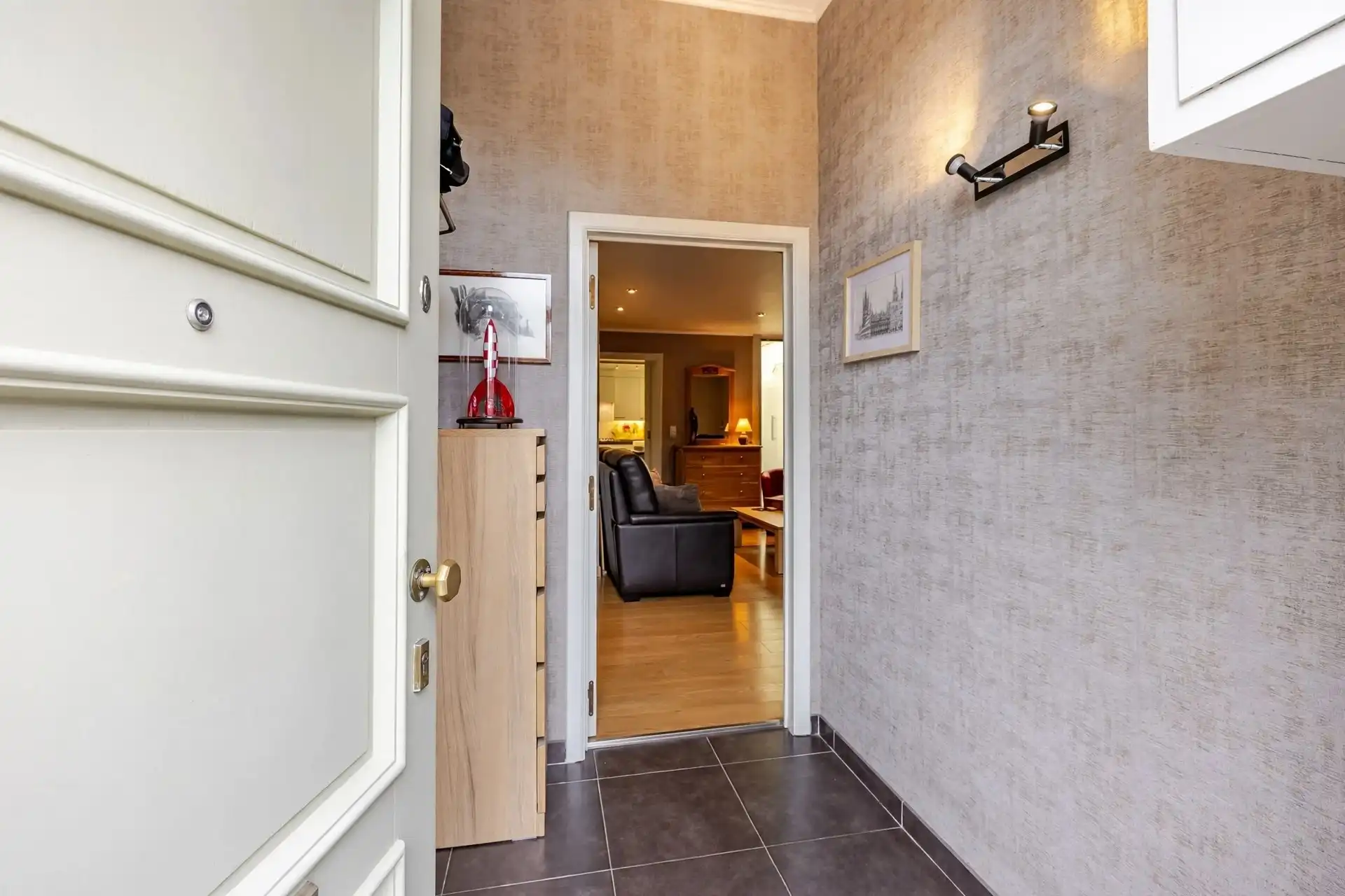 Instapklare woning met 2 slaapkamers en mooie tuin foto 2