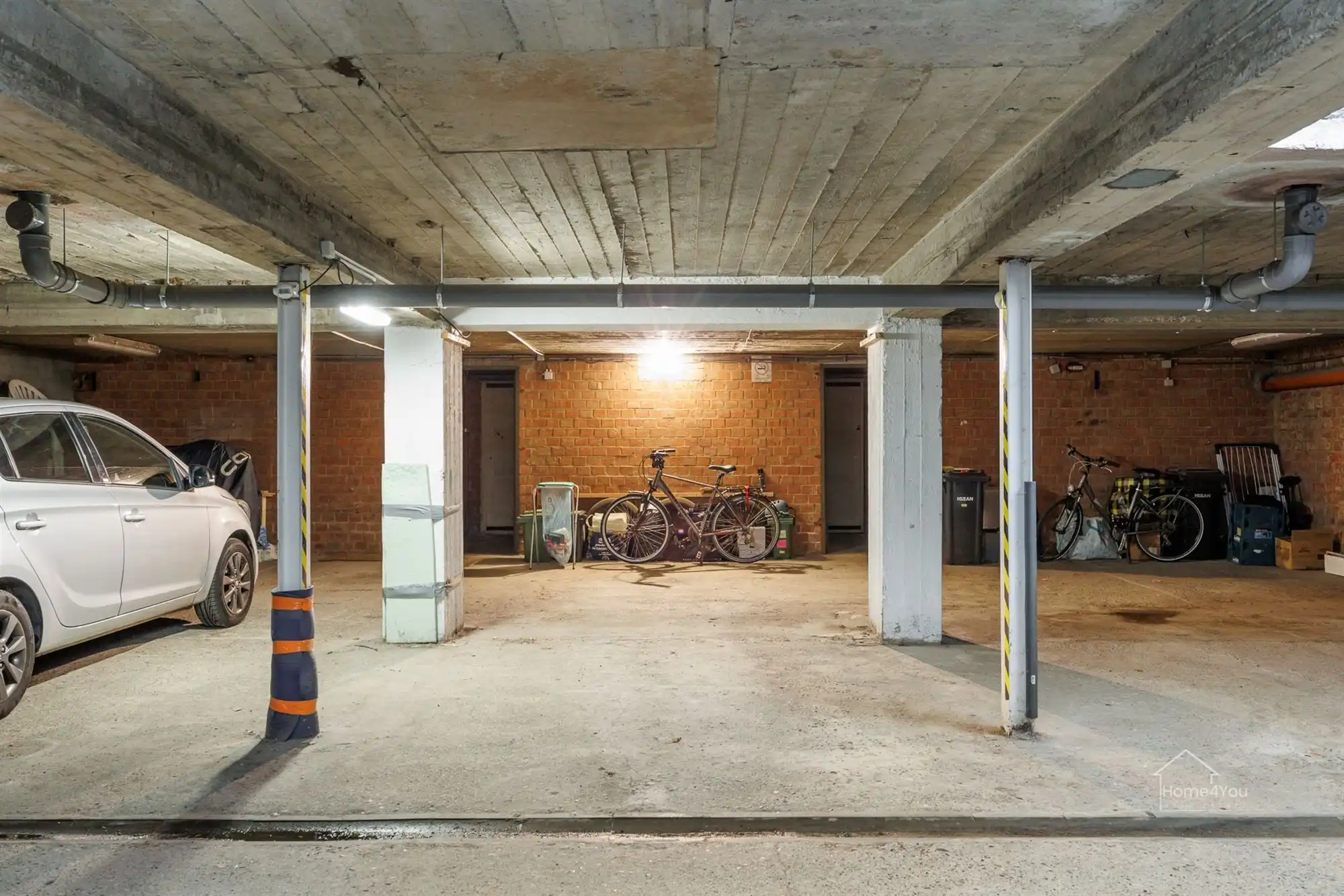 Instapklaar 2 Slaapkamer App + Garage foto 24